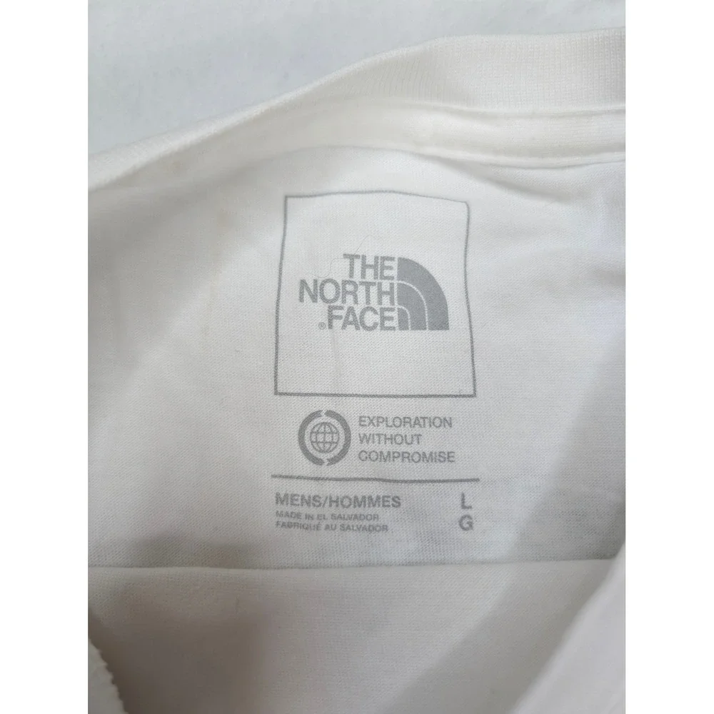 The North Face Mens Wolf Moon Graphic T-Shirt White Large NF0A7Z9D Standard Fit